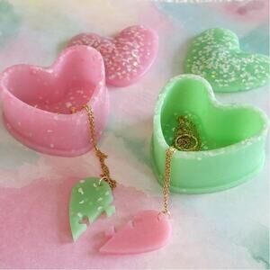 NEW Friendship Heart necklace and Heart Box Set